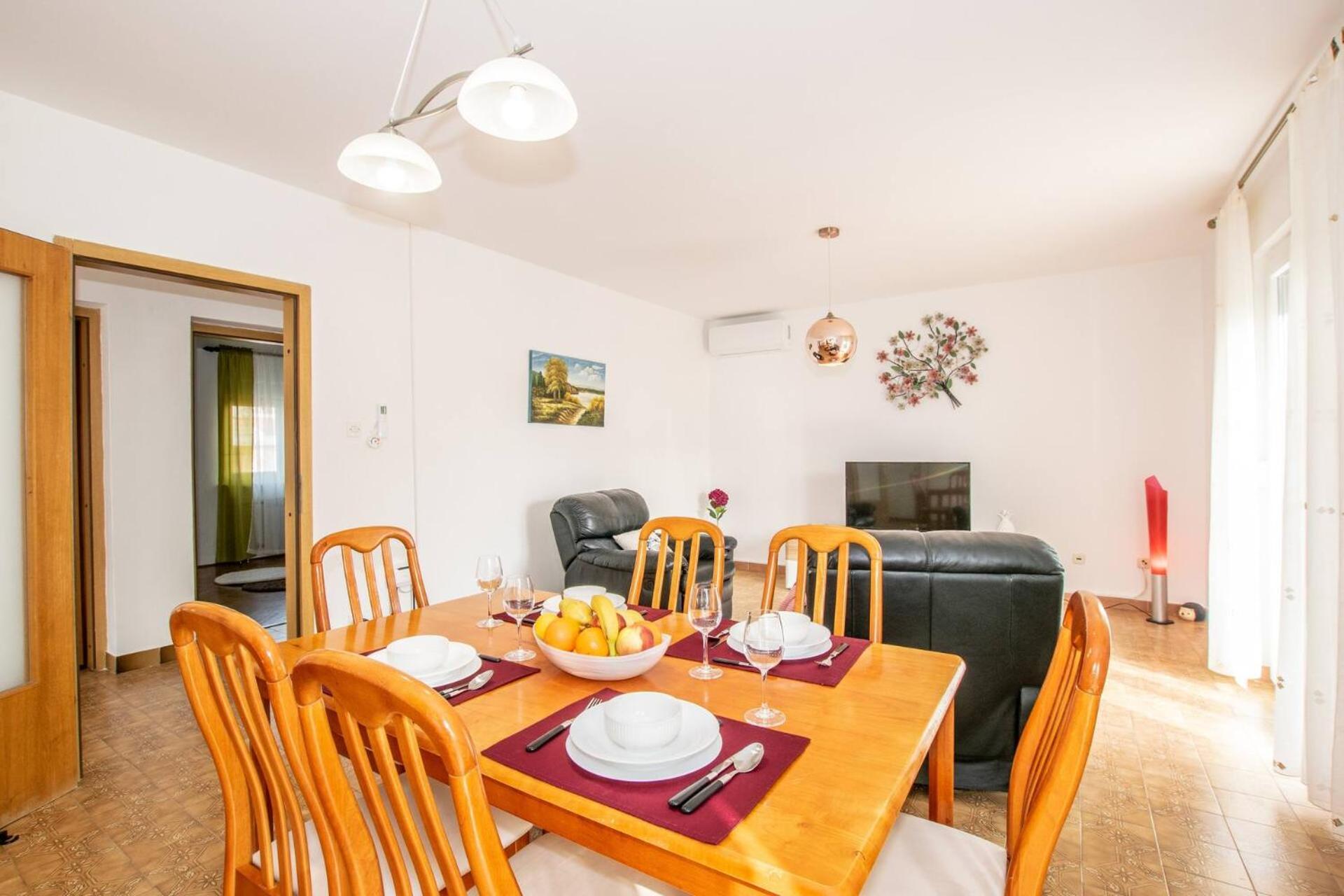 Family House With 2 Apartments - Irma Medulin Dış mekan fotoğraf