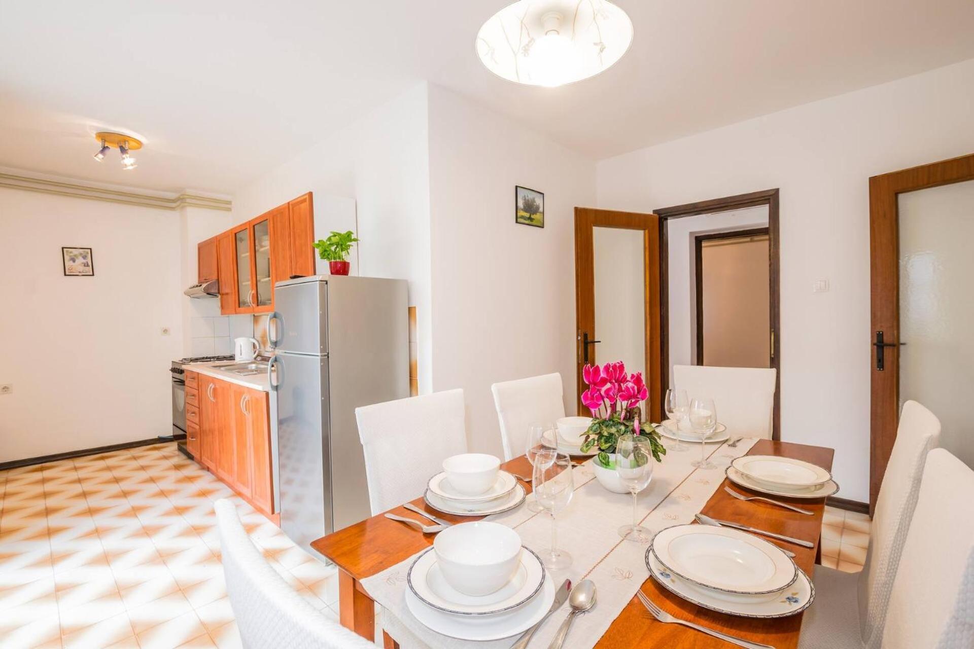 Family House With 2 Apartments - Irma Medulin Dış mekan fotoğraf