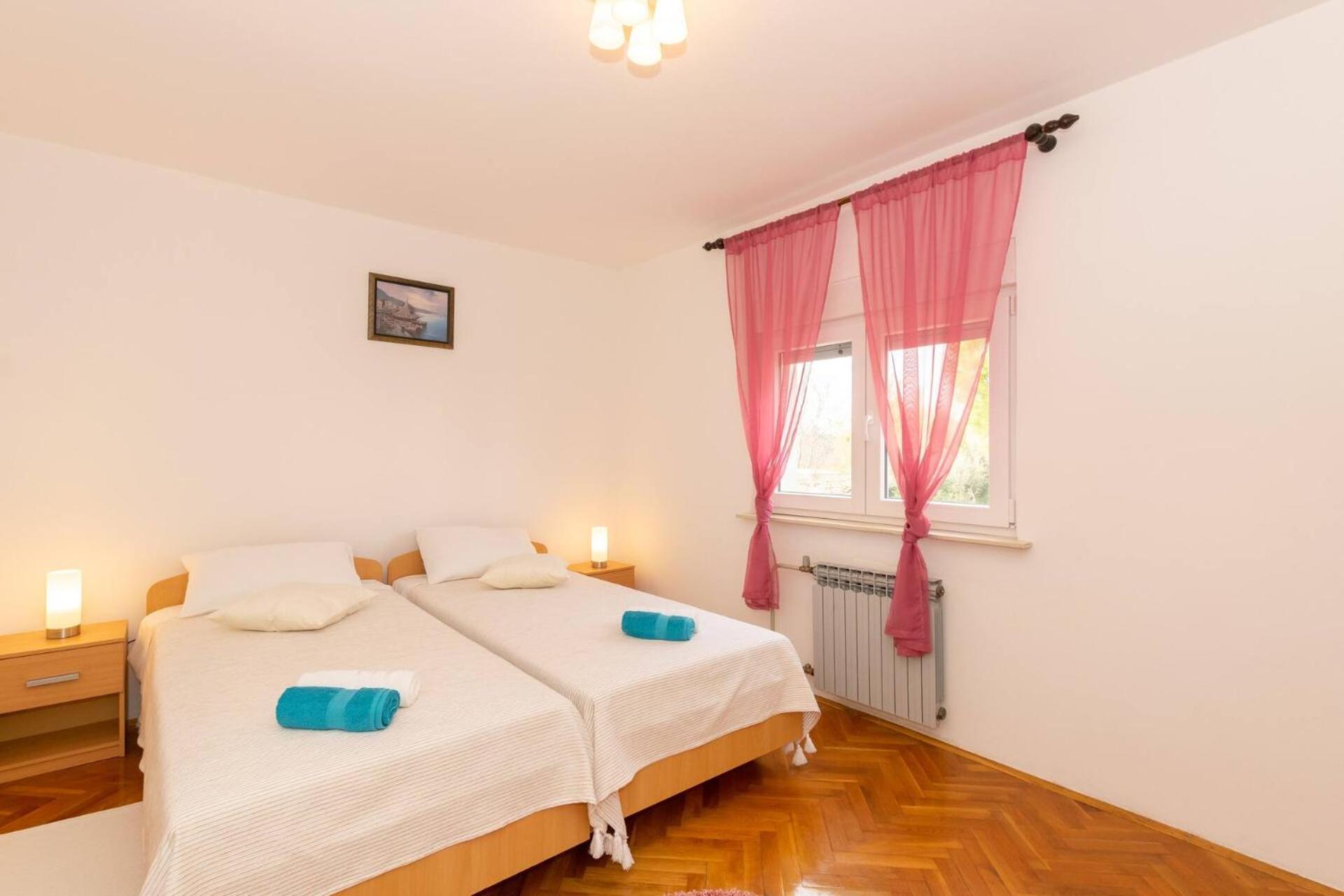 Family House With 2 Apartments - Irma Medulin Dış mekan fotoğraf
